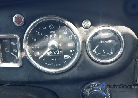 1970 Mg Mgb Gt z USA, uszkodzony, nr VIN GHD5UB246162G0000